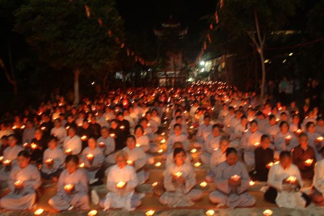 Đồng Tháp: Lễ Hoa Đăng Khai Đàn Dược Sư