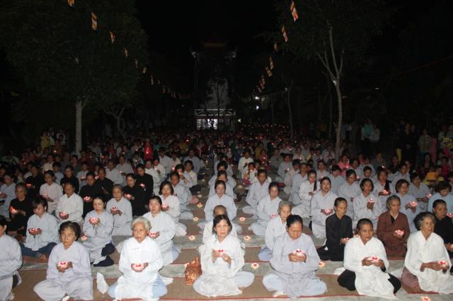 Đồng Tháp: Lễ Hoa Đăng Khai Đàn Dược Sư