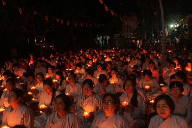 Đồng Tháp: Lễ Hoa Đăng Khai Đàn Dược Sư