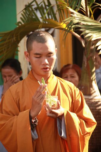 Đồng Tháp: Lễ phóng sanh tại khóa tu chùa Hoa Lâm