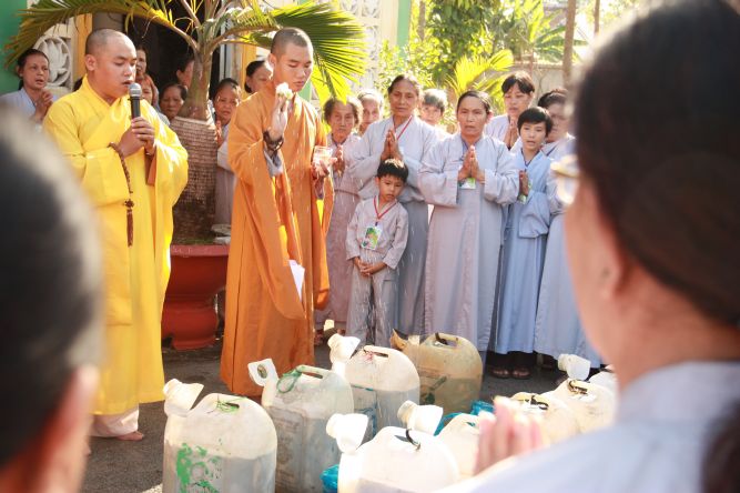 Đồng Tháp: Lễ phóng sanh tại khóa tu chùa Hoa Lâm