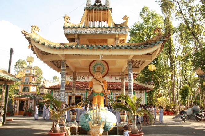 Đồng Tháp: Lễ phóng sanh tại khóa tu chùa Hoa Lâm