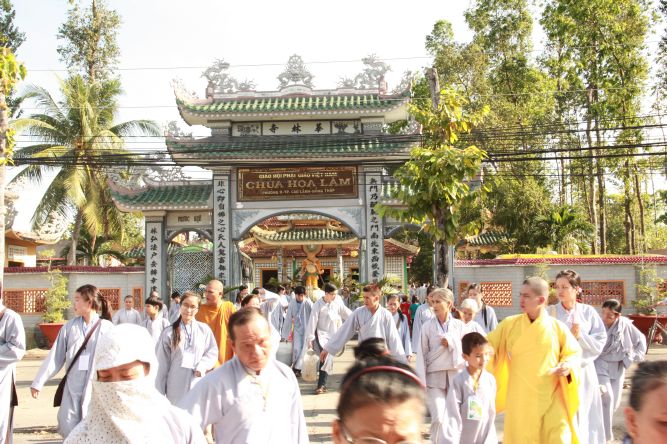 Đồng Tháp: Lễ phóng sanh tại khóa tu chùa Hoa Lâm