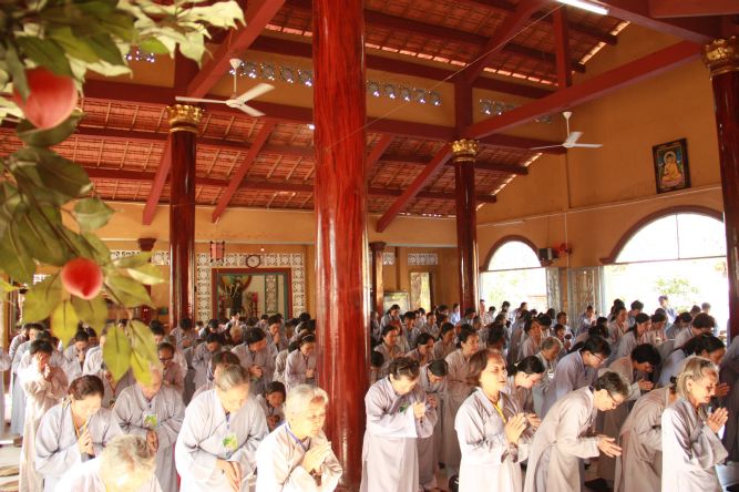 Đồng Tháp: Một ngày tu Bát quan trai nhiều ý nghĩa và an lạc