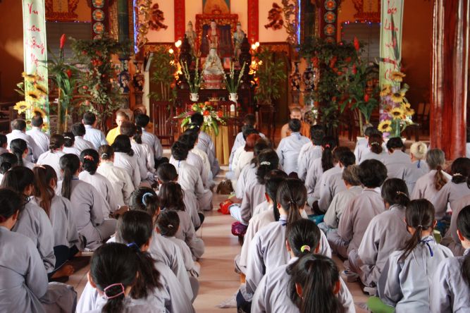 Đồng Tháp: Một ngày tu Bát quan trai nhiều ý nghĩa và an lạc