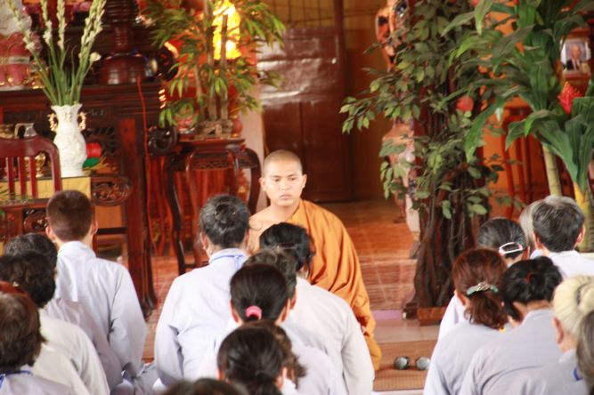 Đồng Tháp: Một ngày tu Bát quan trai nhiều ý nghĩa và an lạc