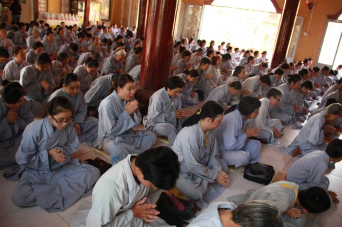 Đồng Tháp: Một ngày tu Bát quan trai nhiều ý nghĩa và an lạc