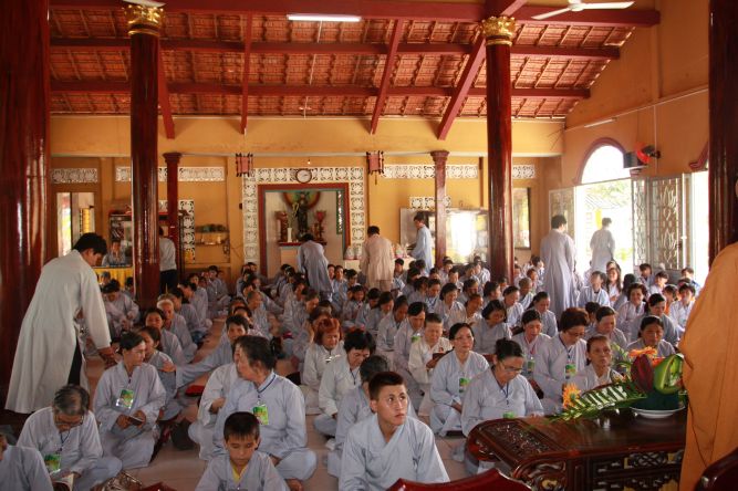 Đồng Tháp: Một ngày tu Bát quan trai nhiều ý nghĩa và an lạc