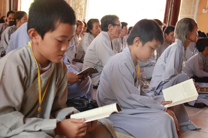 Đồng Tháp: Một ngày tu Bát quan trai nhiều ý nghĩa và an lạc