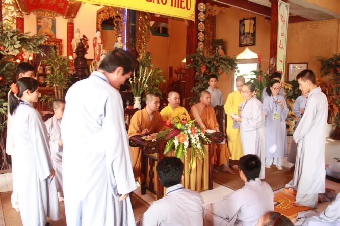 Đồng Tháp: Một ngày tu Bát quan trai nhiều ý nghĩa và an lạc
