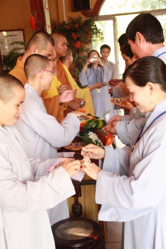 Đồng Tháp: Một ngày tu Bát quan trai nhiều ý nghĩa và an lạc