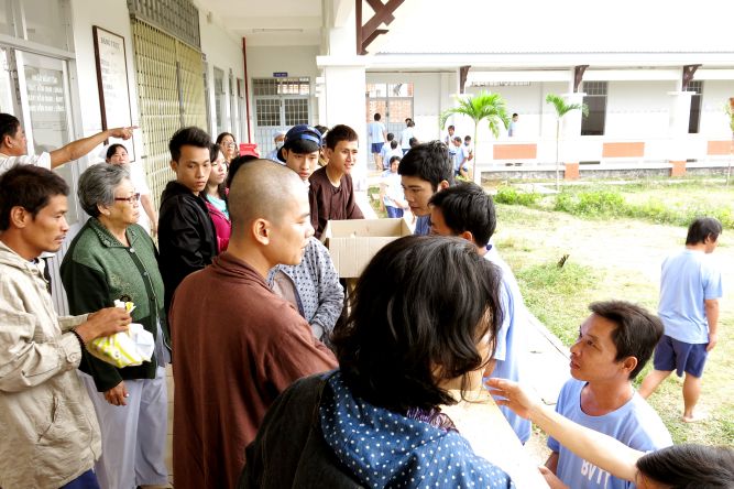 Thầy Thích Thiện Đạt và chương trình thiện nguyện “Ấm áp mùa đông”