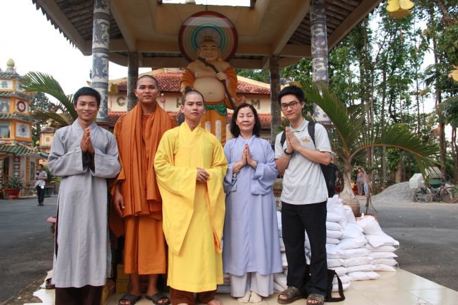 Đồng Tháp: Một ngày tu Bát quan trai nhiều ý nghĩa và an lạc