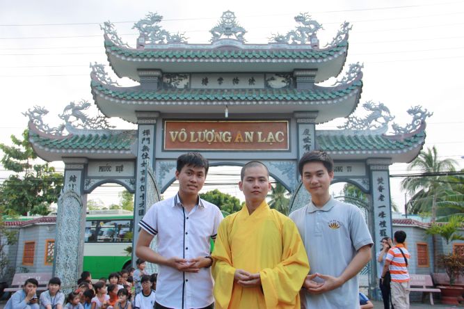 Đồng Tháp: Một ngày tu Bát quan trai nhiều ý nghĩa và an lạc