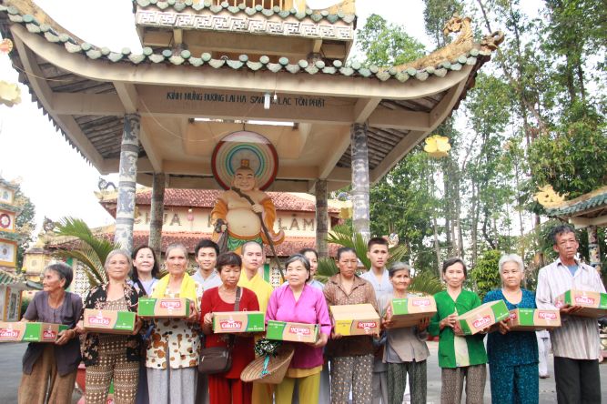 Đồng Tháp: Một ngày tu Bát quan trai nhiều ý nghĩa và an lạc