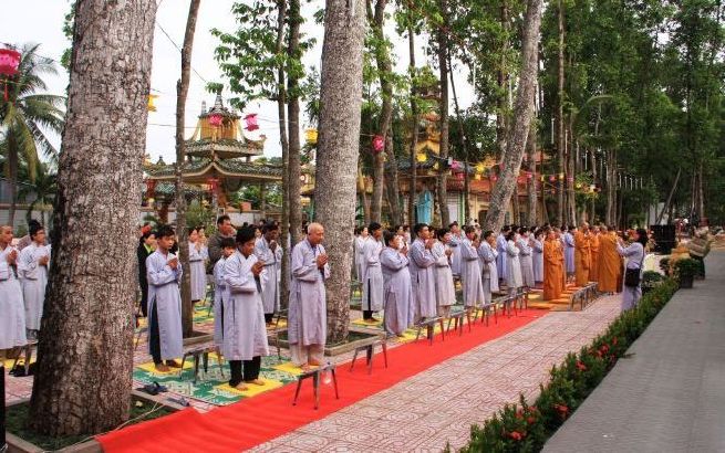 Đồng Tháp: Lễ an vị 19 tôn tượng đức Phật A Di Đà tại chùa Hoa Lâm