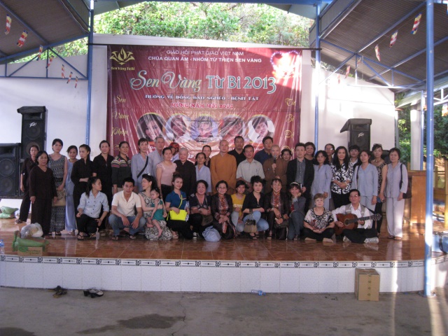 Chuyến từ thiện đầu tiên của chương trình Sen Vàng Từ Bi 2013