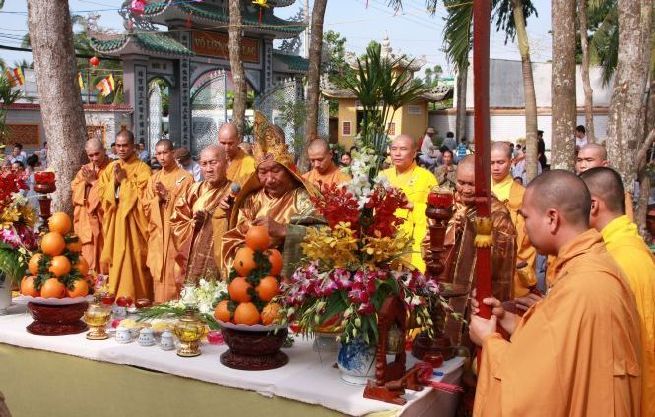 Đồng Tháp: Lễ an vị 19 tôn tượng đức Phật A Di Đà tại chùa Hoa Lâm