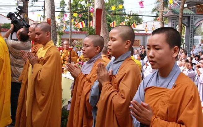Đồng Tháp: Lễ an vị 19 tôn tượng đức Phật A Di Đà tại chùa Hoa Lâm