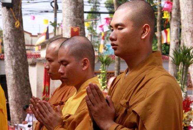 Đồng Tháp: Lễ an vị 19 tôn tượng đức Phật A Di Đà tại chùa Hoa Lâm