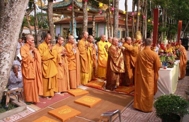 Đồng Tháp: Lễ an vị 19 tôn tượng đức Phật A Di Đà tại chùa Hoa Lâm