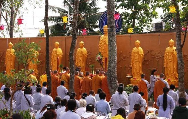 Đồng Tháp: Lễ an vị 19 tôn tượng đức Phật A Di Đà tại chùa Hoa Lâm
