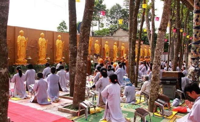 Đồng Tháp: Lễ an vị 19 tôn tượng đức Phật A Di Đà tại chùa Hoa Lâm