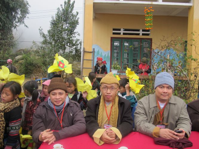 Lào Cai: Hội Khai Tâm và Hội 14 Chữ với chương trình thiện nguyện “Áo Ấm Yêu Thương”