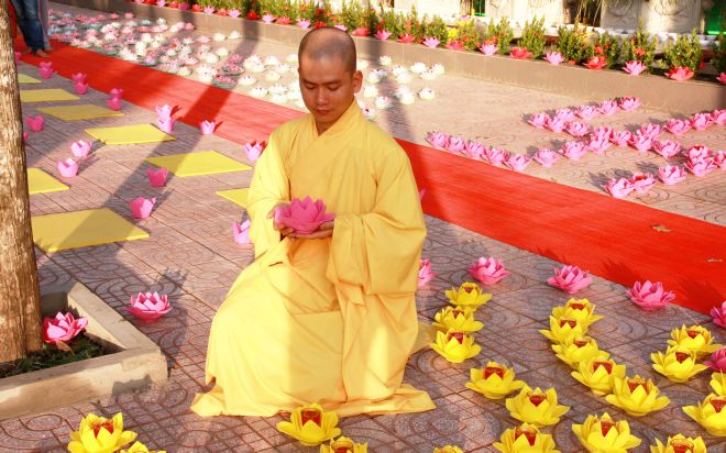 Đồng Tháp: Thiêng liêng, mầu nhiệm đêm hội hoa đăng tại chùa Hoa Lâm