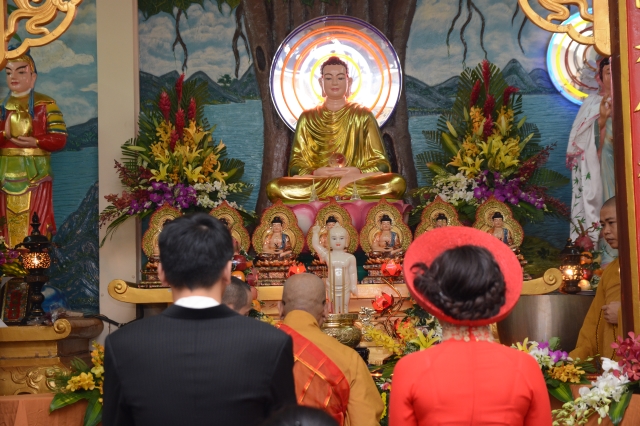 TP. HCM: Lễ cưới theo nghi thức nhà Phật tại chùa Huệ Quang