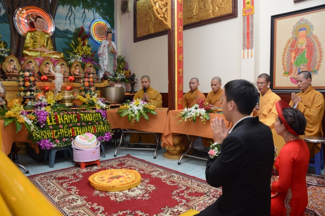 TP. HCM: Lễ cưới theo nghi thức nhà Phật tại chùa Huệ Quang