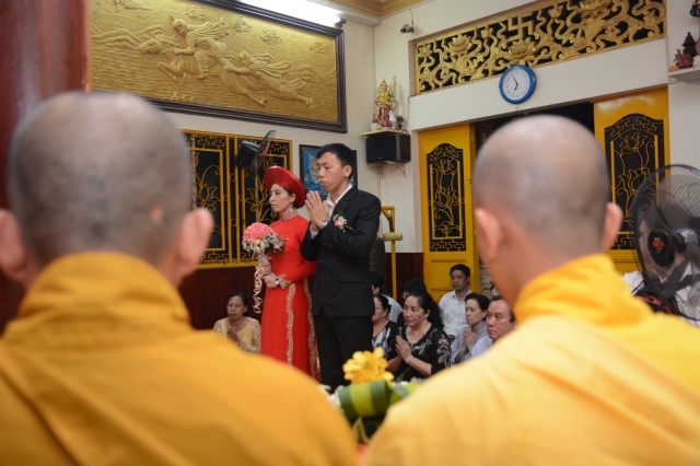 TP. HCM: Lễ cưới theo nghi thức nhà Phật tại chùa Huệ Quang