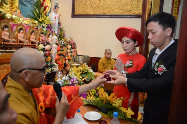 TP. HCM: Lễ cưới theo nghi thức nhà Phật tại chùa Huệ Quang