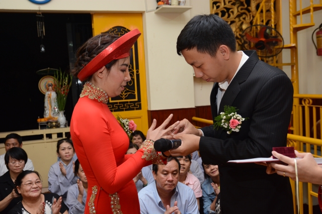 TP. HCM: Lễ cưới theo nghi thức nhà Phật tại chùa Huệ Quang