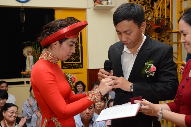 TP. HCM: Lễ cưới theo nghi thức nhà Phật tại chùa Huệ Quang