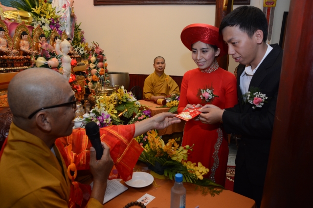 TP. HCM: Lễ cưới theo nghi thức nhà Phật tại chùa Huệ Quang