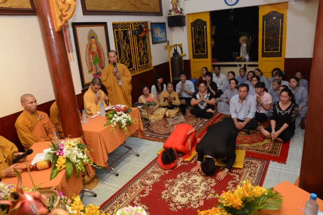 TP. HCM: Lễ cưới theo nghi thức nhà Phật tại chùa Huệ Quang