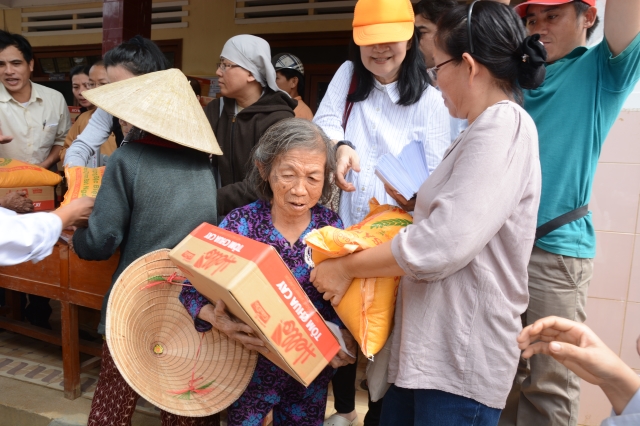 Quỹ Từ Thiện ĐPNN cứu trợ cho đồng bào miền Trung đợt 3