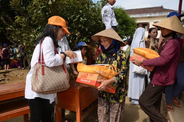 Quỹ Từ Thiện ĐPNN cứu trợ cho đồng bào miền Trung đợt 3
