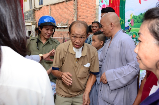 Quỹ Từ Thiện ĐPNN: Chương trình Quà Tết Yêu Thương 2014 đợt 3 tại chùa Giác Ngộ