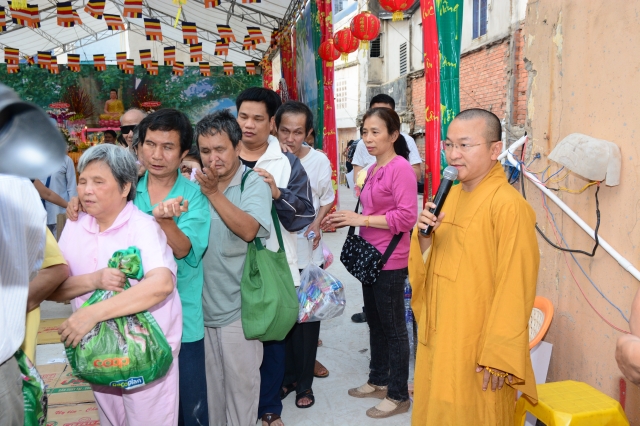 Quỹ Từ Thiện ĐPNN: Chương trình Quà Tết Yêu Thương 2014 đợt 3 tại chùa Giác Ngộ