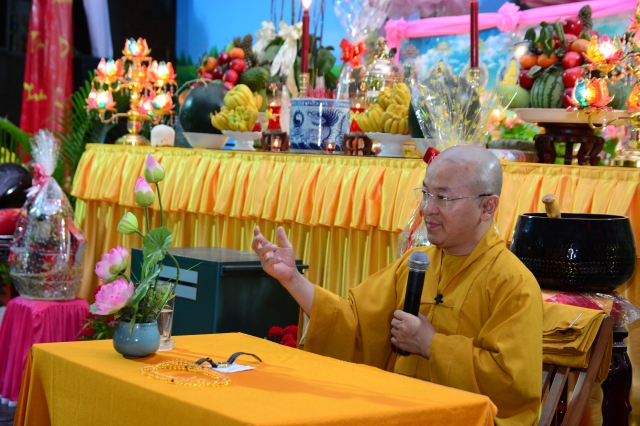 Chùm ảnh: Lễ đón giao thừa Giáp Ngọ 2014 tại chùa Giác Ngộ