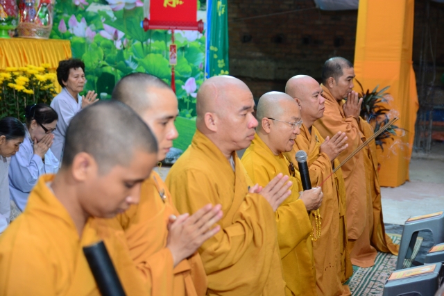 Chùm ảnh: Lễ đón giao thừa Giáp Ngọ 2014 tại chùa Giác Ngộ