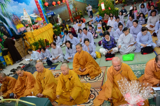 Chùm ảnh: Lễ đón giao thừa Giáp Ngọ 2014 tại chùa Giác Ngộ
