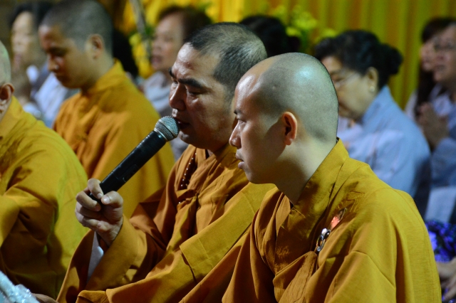 Chùm ảnh: Lễ đón giao thừa Giáp Ngọ 2014 tại chùa Giác Ngộ