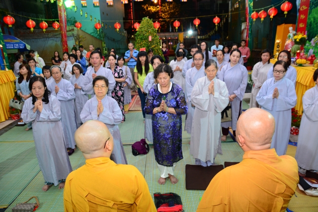 Chùm ảnh: Lễ đón giao thừa Giáp Ngọ 2014 tại chùa Giác Ngộ
