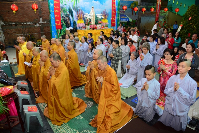Chùm ảnh: Lễ đón giao thừa Giáp Ngọ 2014 tại chùa Giác Ngộ