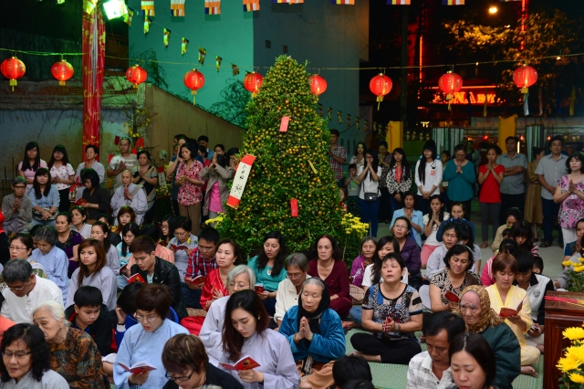 Chùm ảnh: Lễ đón giao thừa Giáp Ngọ 2014 tại chùa Giác Ngộ