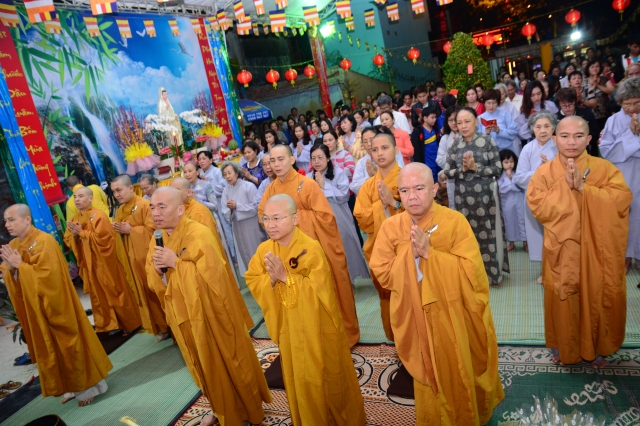 Chùm ảnh: Lễ đón giao thừa Giáp Ngọ 2014 tại chùa Giác Ngộ