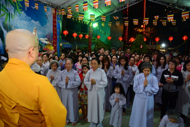 Chùm ảnh: Lễ đón giao thừa Giáp Ngọ 2014 tại chùa Giác Ngộ